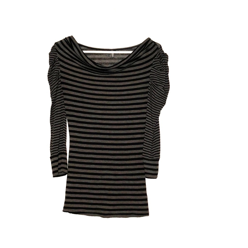 Striped 3/4 sleeve shirt